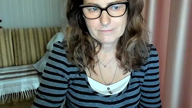 lauraoven online show from October 29, 8:13 am