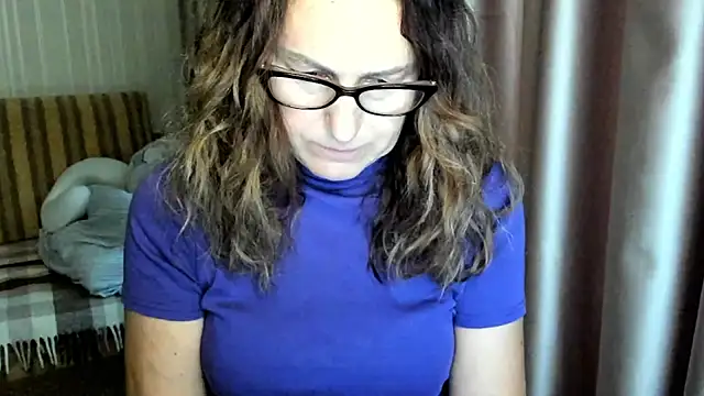 lauraoven online show from November 7, 11:37 am