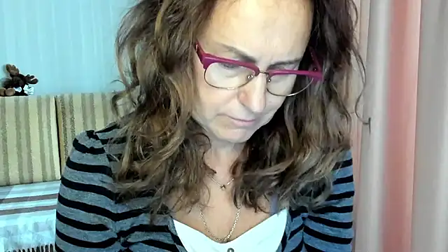 lauraoven online show from October 21, 10:25 am