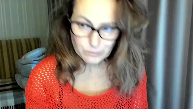 lauraoven online show from November 5, 7:55 am