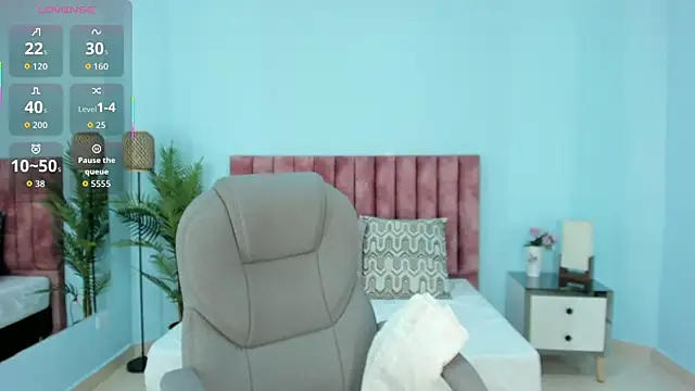 tati saldarriaga online show from December 3, 2:27 pm