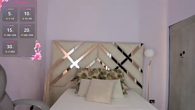 tati saldarriaga online show from November 13, 9:08 pm