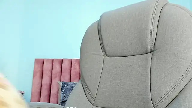 tati saldarriaga online show from February 23, 5:13 pm