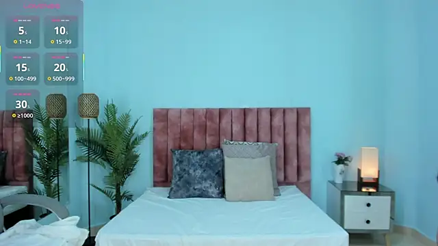 tati saldarriaga online show from November 27, 12:05 pm