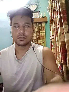 Snapshot of sexysingh7699 chatting on February 2, 4:33 am sexysingh7699 online show from February 2, 4:33 am