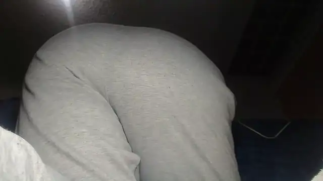 prettyangelsquirt online show from February 13, 2:11 am