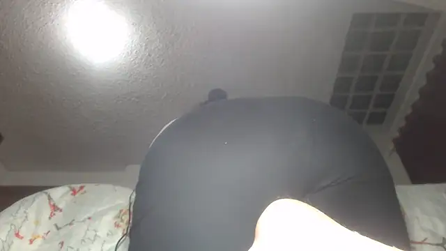 Snapshot of prettyangelsquirt chatting on October 30, 10:28 pm prettyangelsquirt online show from October 30, 10:28 pm