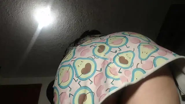 Snapshot of prettyangelsquirt chatting on November 25, 1:55 pm prettyangelsquirt online show from November 25, 1:55 pm