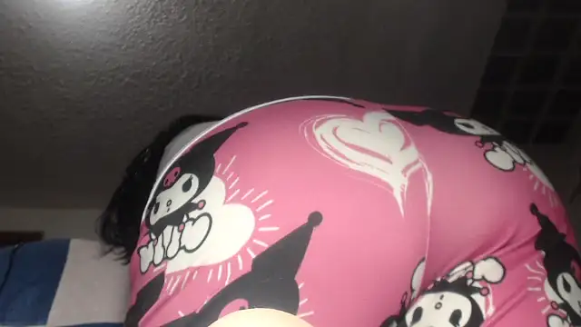 Snapshot of prettyangelsquirt chatting on October 13, 9:05 pm prettyangelsquirt online show from October 13, 9:05 pm