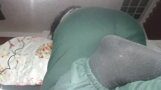 Snapshot of prettyangelsquirt chatting on October 21, 11:59 pm prettyangelsquirt online show from October 21, 11:59 pm