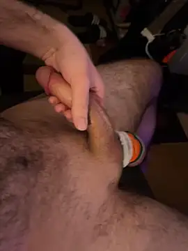 Snapshot of JohnnyBigShot chatting on February 18, 6:00 am JohnnyBigShot online show from February 18, 6:00 am