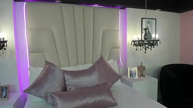 Sofiia W26 online show from May 20, 12:57 pm