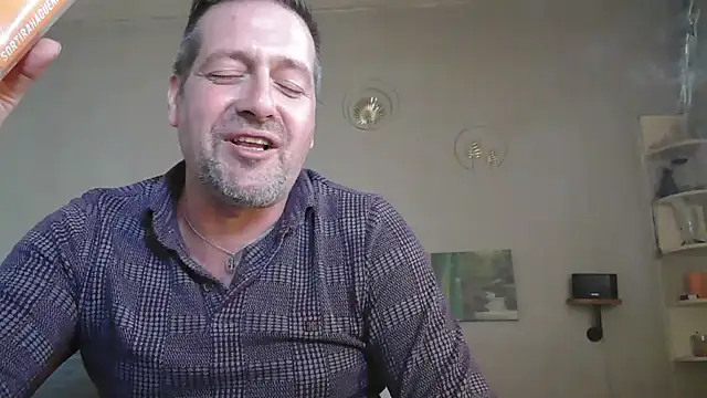 matrikes1 online show from April 16, 3:13 pm