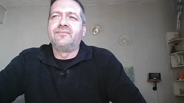 matrikes1 online show from April 14, 4:45 pm