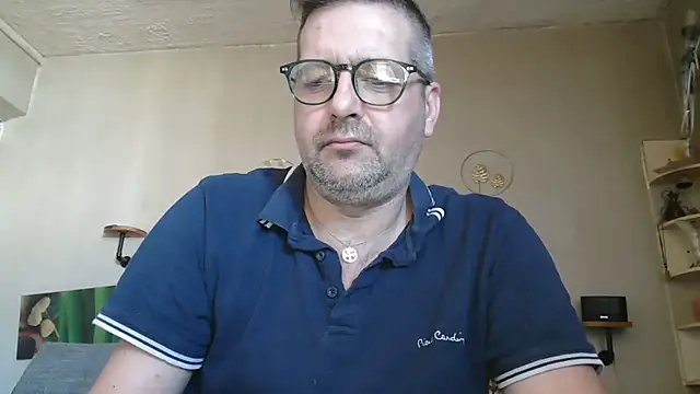 matrikes1 online show from April 7, 1:02 pm