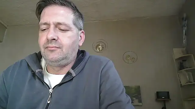 matrikes1 online show from March 24, 4:18 pm