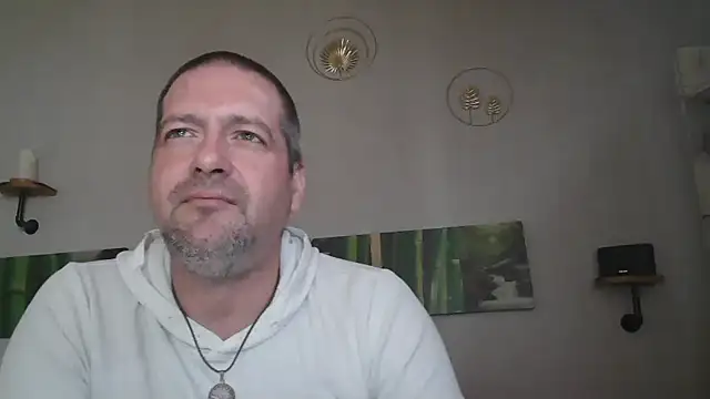 matrikes1 online show from February 9, 1:46 pm