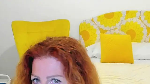 Snapshot of milf_penelope chatting on October 18, 4:36 am milf penelope online show from October 18, 4:36 am
