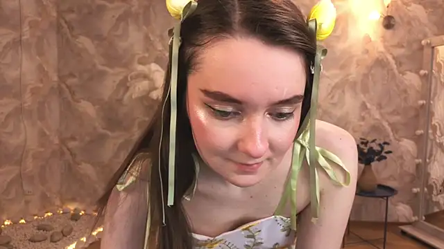 Snapshot of CloudGrace chatting on February 24, 6:20 pm CloudGrace online show from February 24, 6:20 pm