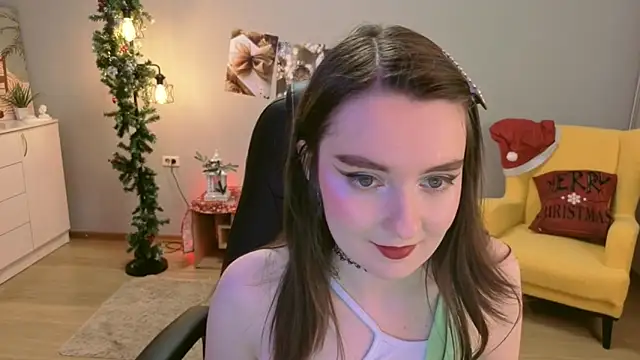 Snapshot of CloudGrace chatting on December 15, 6:14 pm CloudGrace online show from December 15, 6:14 pm