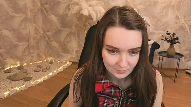 Snapshot of CloudGrace chatting on February 5, 3:13 am CloudGrace online show from February 5, 3:13 am