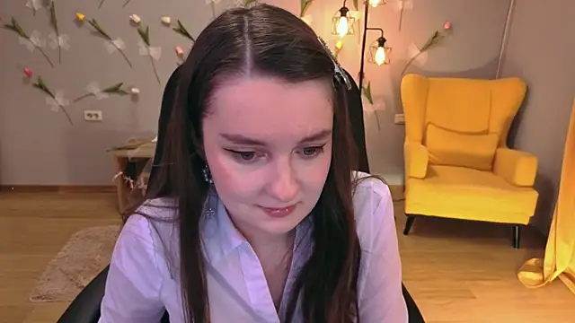 Snapshot of CloudGrace chatting on June 6, 6:24 pm CloudGrace online show from June 6, 6:24 pm