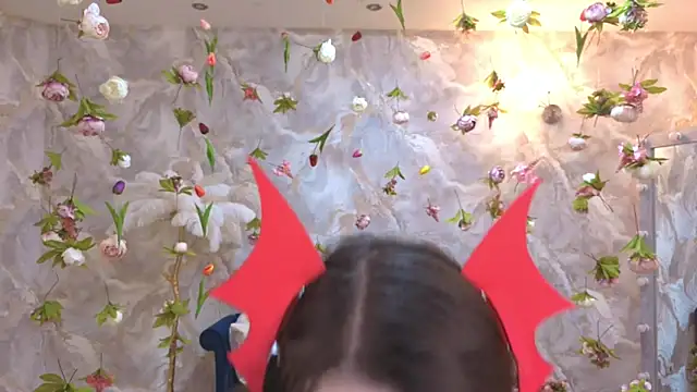 Snapshot of CloudGrace chatting on June 20, 6:24 pm CloudGrace online show from June 20, 6:24 pm
