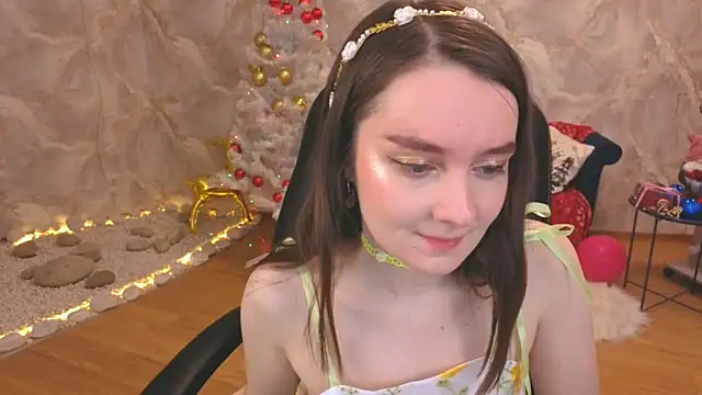 Snapshot of CloudGrace chatting on December 21, 3:19 am CloudGrace online show from December 21, 3:19 am