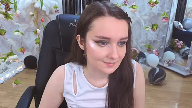Snapshot of CloudGrace chatting on July 19, 6:15 pm CloudGrace online show from July 19, 6:15 pm