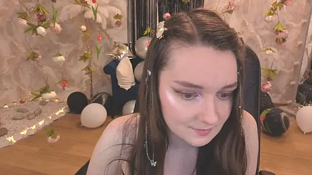 Snapshot of CloudGrace chatting on July 11, 6:19 pm CloudGrace online show from July 11, 6:19 pm