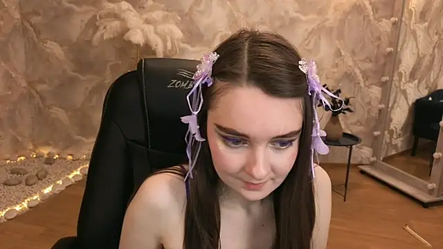 Snapshot of CloudGrace chatting on February 1, 6:17 pm CloudGrace online show from February 1, 6:17 pm