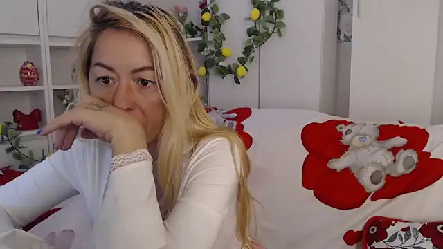 spell of love online show from April 15, 9:37 am