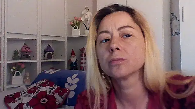 Snapshot of spell_of_love chatting on May 18, 5:18 pm spell of love online show from May 18, 5:18 pm