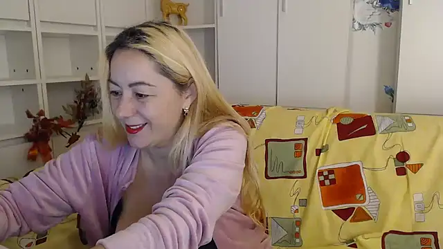 spell of love online show from October 25, 3:45 pm