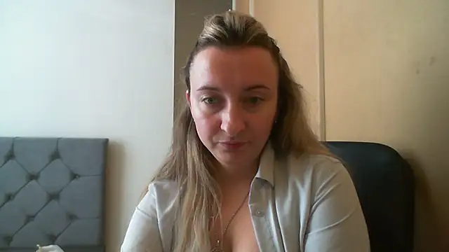 SusanCurt online show from November 18, 1:03 pm