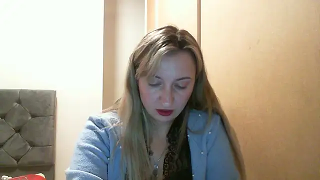 SusanCurt online show from November 10, 8:14 pm