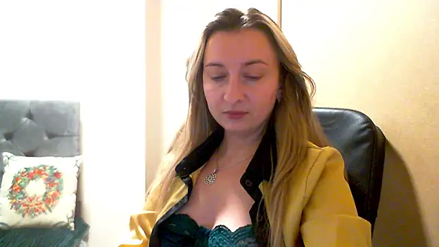 SusanCurt online show from February 5, 8:26 pm