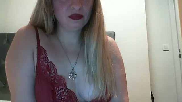 SusanCurt online show from November 26, 7:03 pm