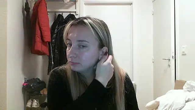 SusanCurt online show from December 3, 8:58 am