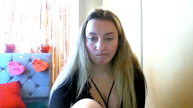 SusanCurt online show from February 17, 12:02 pm