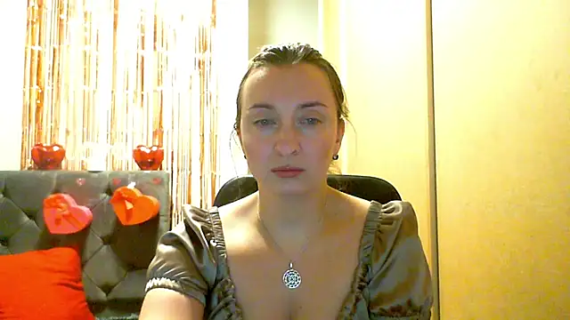 SusanCurt online show from February 19, 5:21 pm