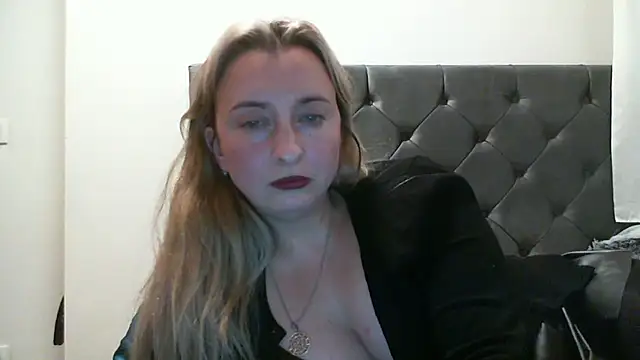 SusanCurt online show from October 30, 7:11 pm