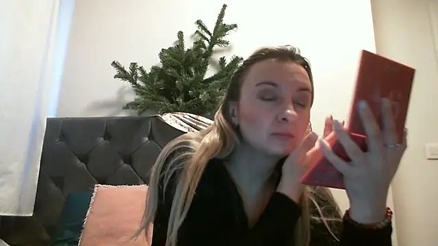 SusanCurt online show from January 11, 10:55 am