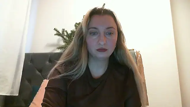 SusanCurt online show from January 15, 3:26 pm