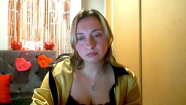 SusanCurt online show from February 9, 8:18 pm