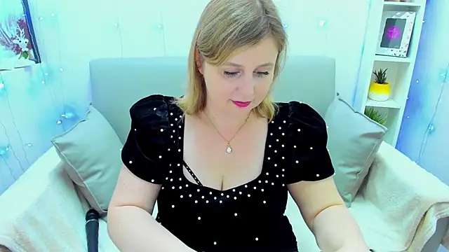 Erika Lov online show from April 26, 1:36 am