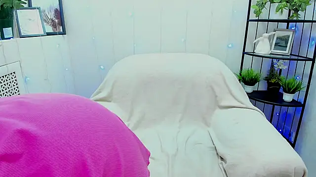 Snapshot of Erika_Lov chatting on October 25, 1:38 am Erika Lov online show from October 25, 1:38 am