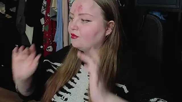 EMMA  CONNOR online show from December 5, 9:01 pm