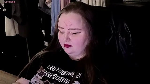 EMMA  CONNOR online show from November 7, 10:57 pm