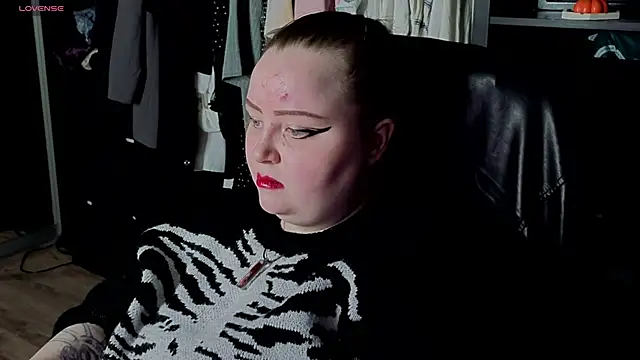 EMMA  CONNOR online show from October 31, 8:49 pm